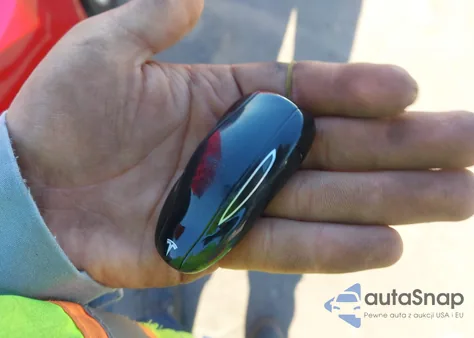 2015 Tesla Model S 70D/85D/P85D z USA, uszkodzony, nr VIN 5YJSA1H28FFP69387